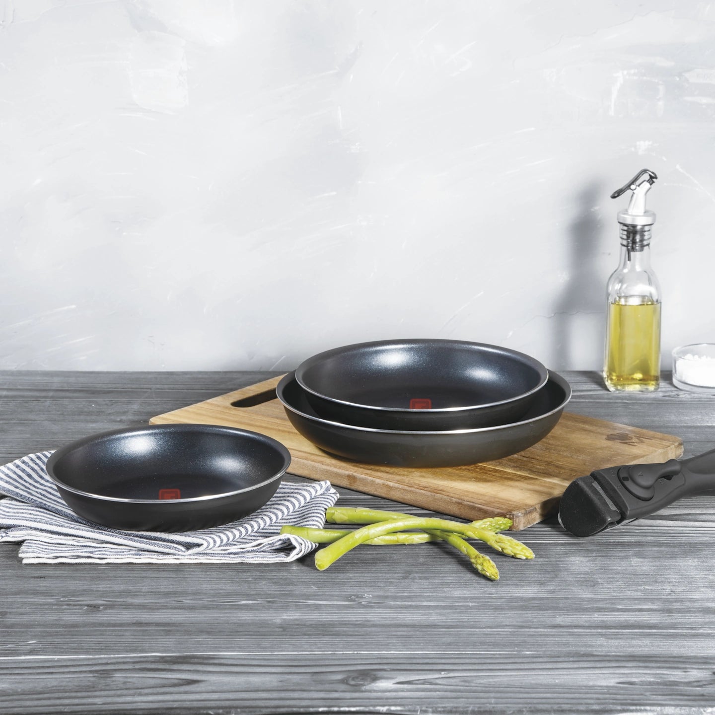 Juego de 3 sartenes con mango extraíble y tecnología heatdot Bergner de aluminio prensado - Click & Cook Save space & money